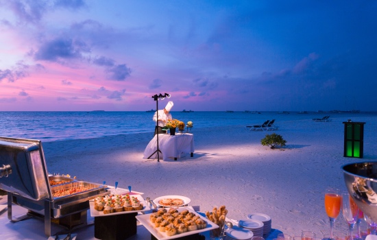 Meeru Beach Dining Maldives